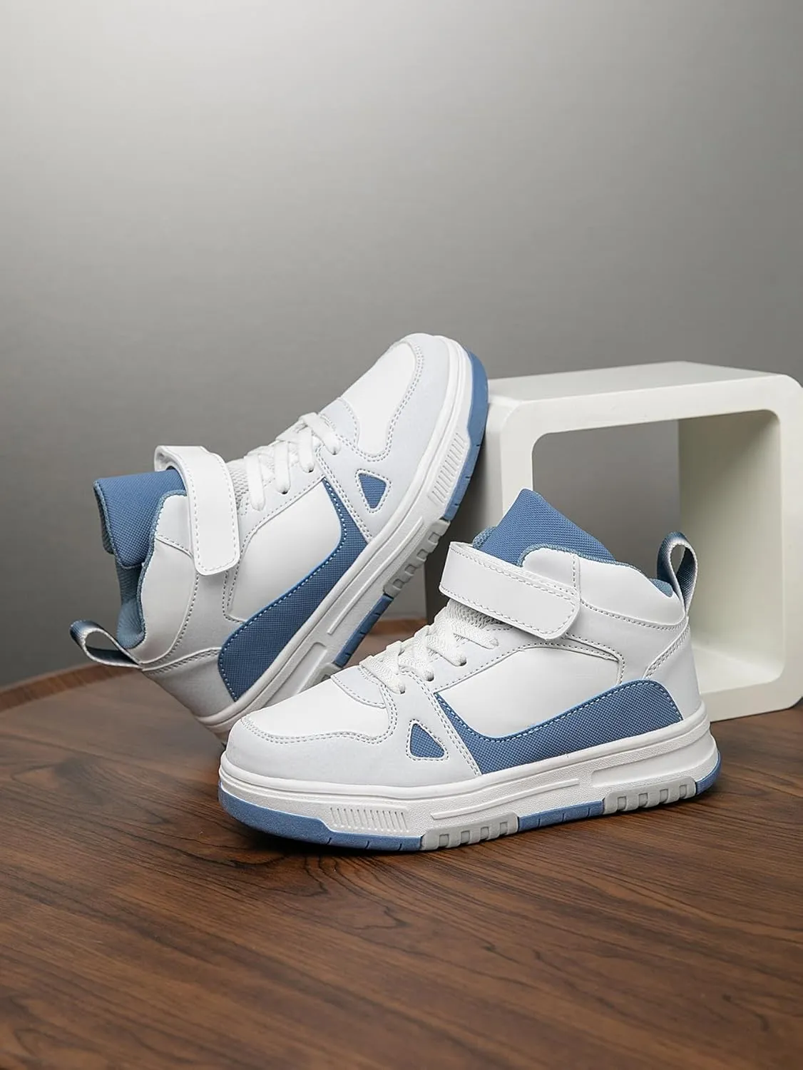 Boys Girls Outdoor Sports Board Shoes with Leather Upper, Breathable and Comfortable with Soft Padded Neck, Fashionable Retro Street Style, Basketball Shoes Suitable for All Seasons