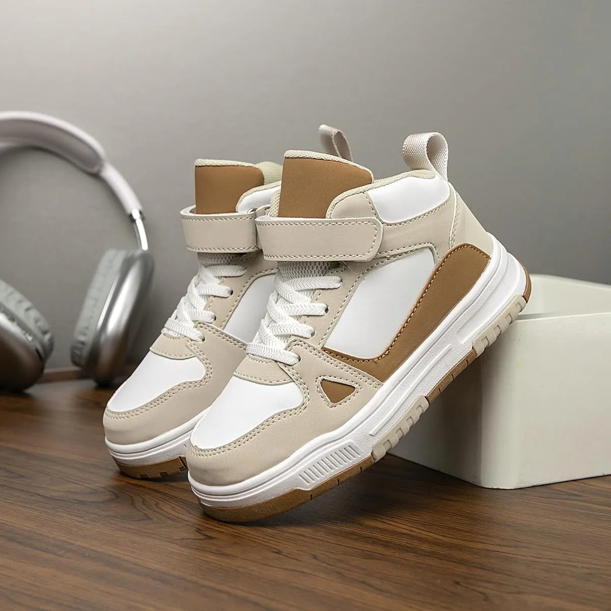Boys Girls Outdoor Sports Board Shoes with Leather Upper, Breathable and Comfortable with Soft Padded Neck, Fashionable Retro Street Style, Basketball Shoes Suitable for All Seasons