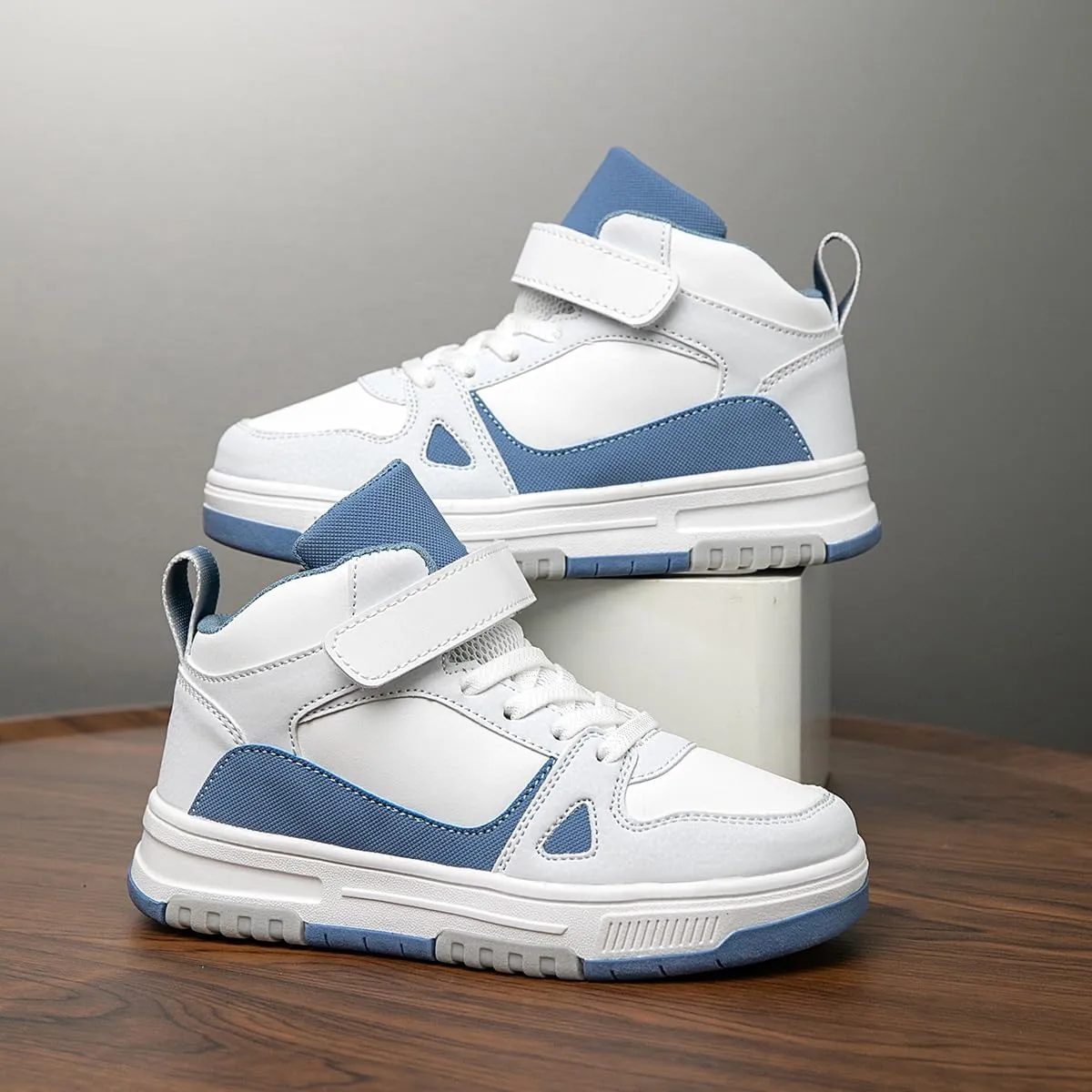 Boys Girls Outdoor Sports Board Shoes with Leather Upper, Breathable and Comfortable with Soft Padded Neck, Fashionable Retro Street Style, Basketball Shoes Suitable for All Seasons