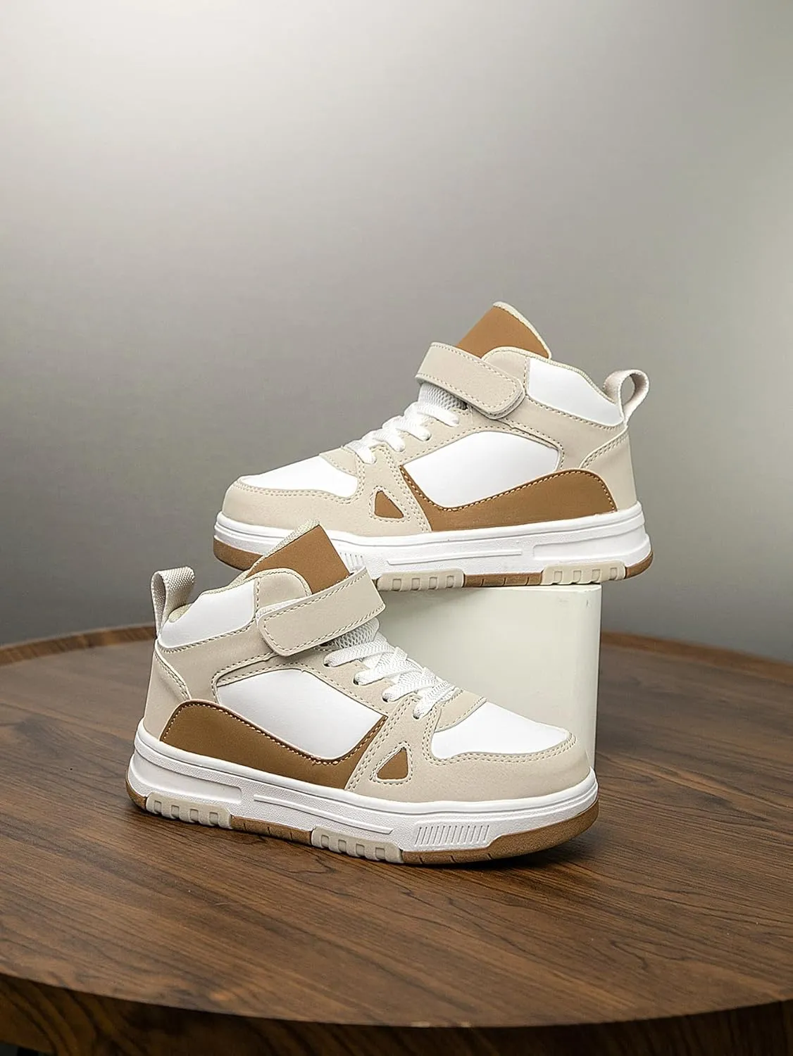 Boys Girls Outdoor Sports Board Shoes with Leather Upper, Breathable and Comfortable with Soft Padded Neck, Fashionable Retro Street Style, Basketball Shoes Suitable for All Seasons