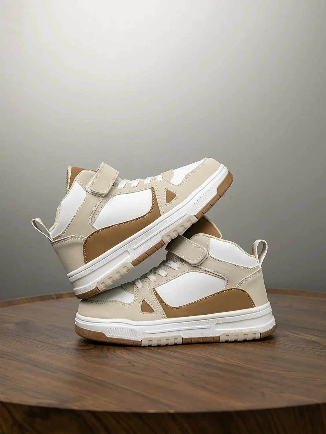 Boys Girls Outdoor Sports Board Shoes with Leather Upper, Breathable and Comfortable with Soft Padded Neck, Fashionable Retro Street Style, Basketball Shoes Suitable for All Seasons