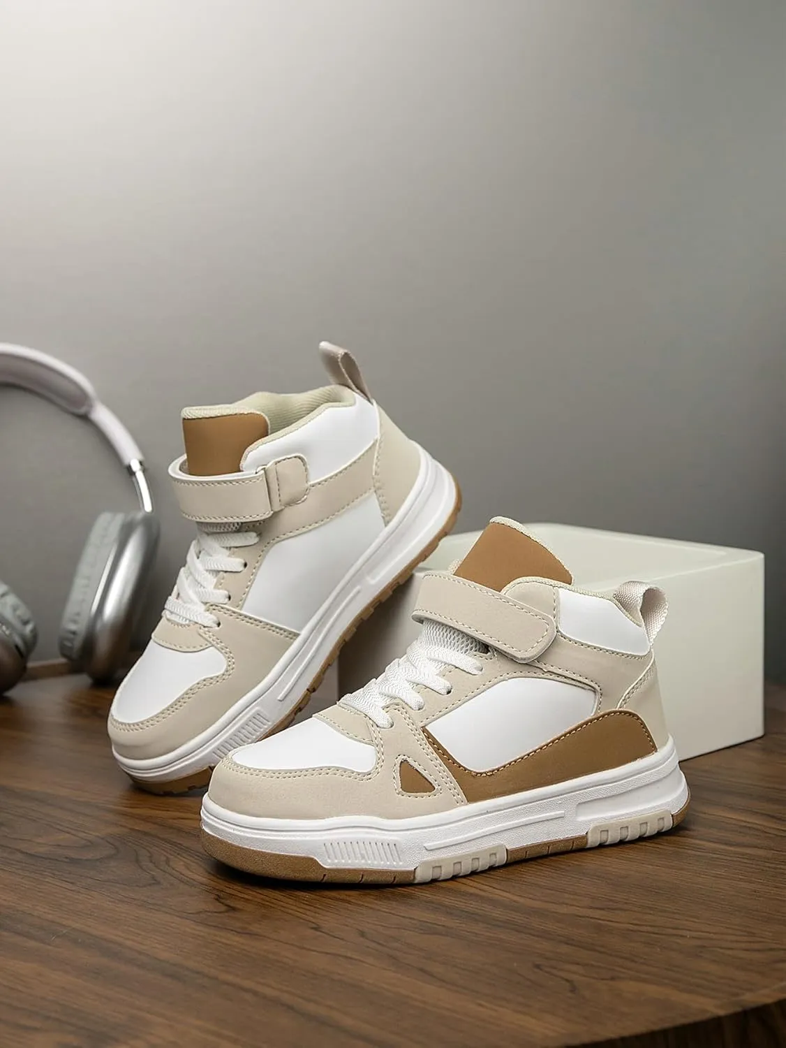 Boys Girls Outdoor Sports Board Shoes with Leather Upper, Breathable and Comfortable with Soft Padded Neck, Fashionable Retro Street Style, Basketball Shoes Suitable for All Seasons
