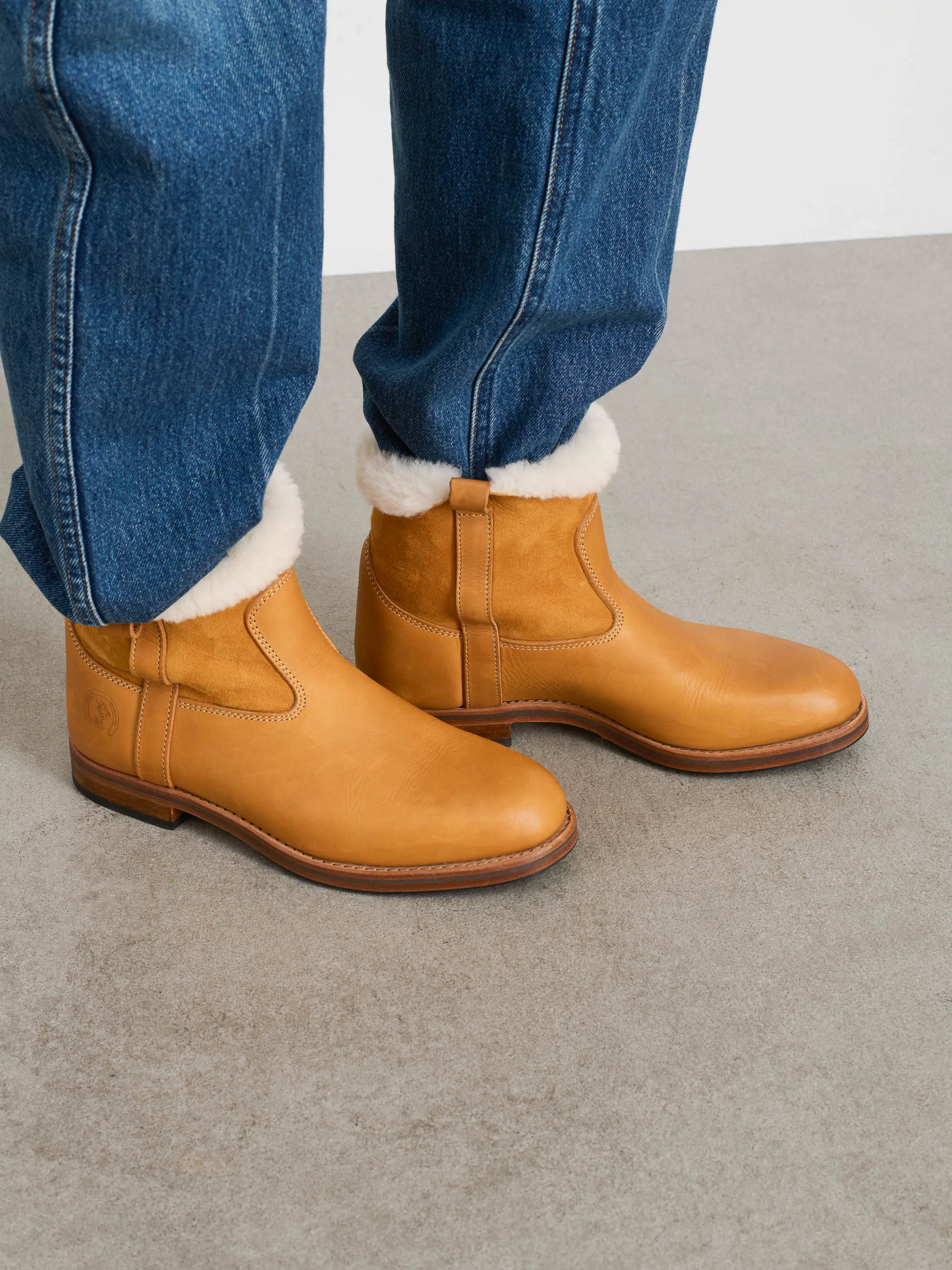 La Botte Gardiane Avoriaz Sheepskin Boot Short
