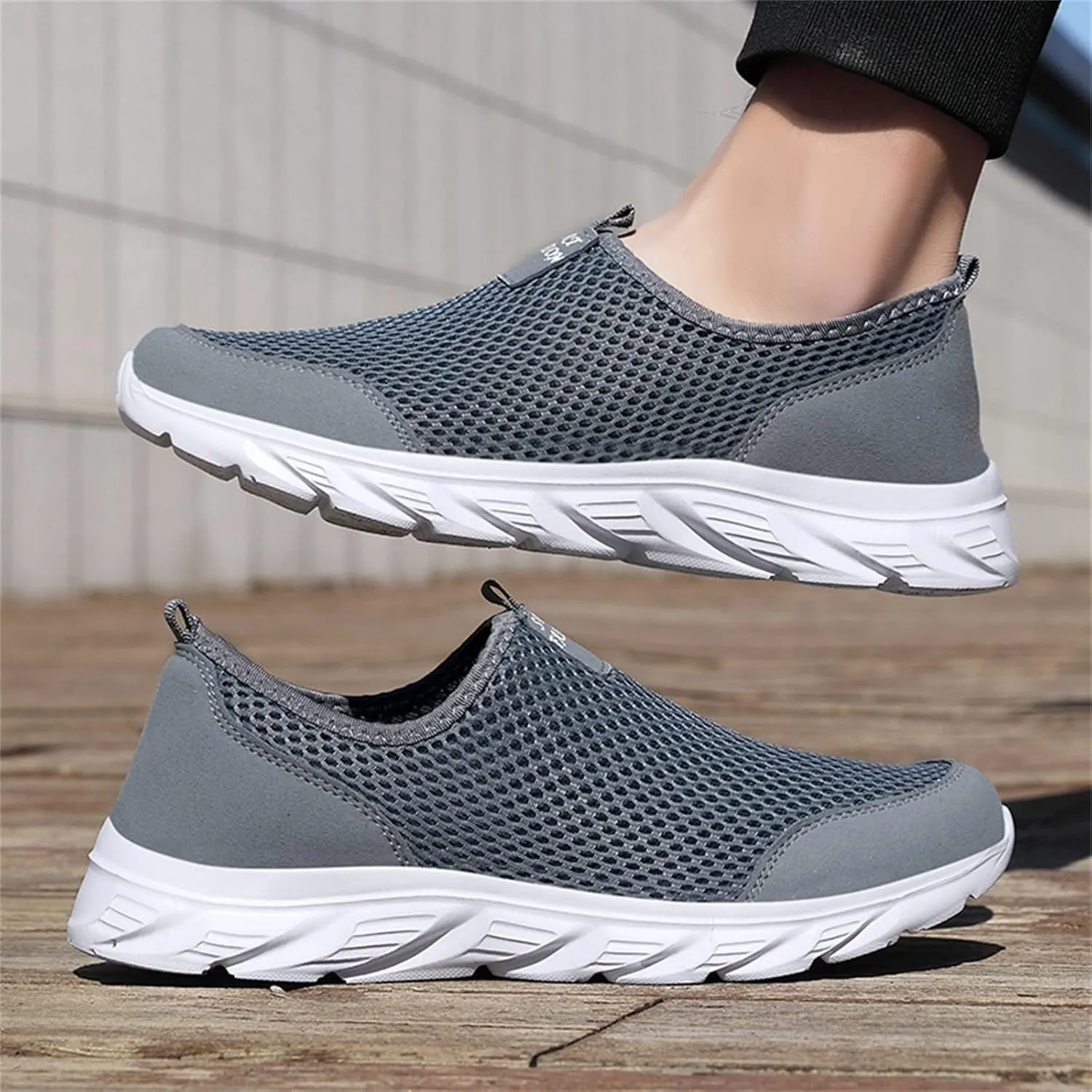 Men Shoes Summer Lightweight Breathable Casual Shoes Single Mesh Casual Running Shoes Sneaker Shoes Men