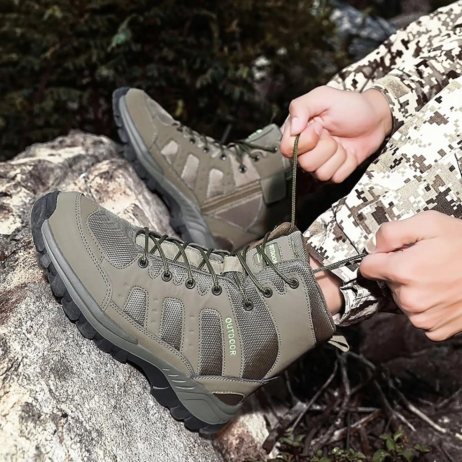 Men's Ultralight Tactical Combat Boots, Outdoor Breathable and Wear-resistant Desert Hiking Shoes, Comfort Waterproof Lace Up Zipper Men's Shoes