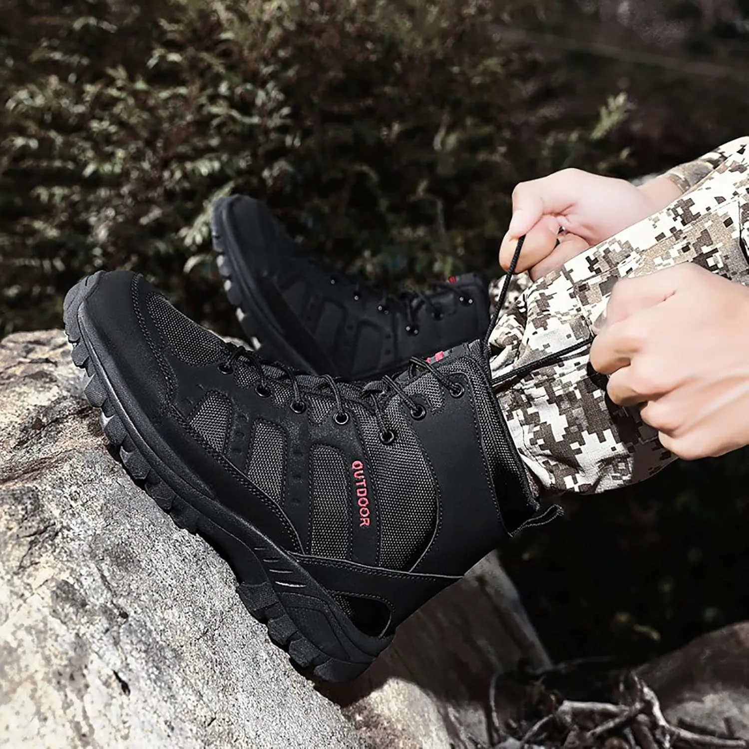 Men's Ultralight Tactical Combat Boots, Outdoor Breathable and Wear-resistant Desert Hiking Shoes, Comfort Waterproof Lace Up Zipper Men's Shoes