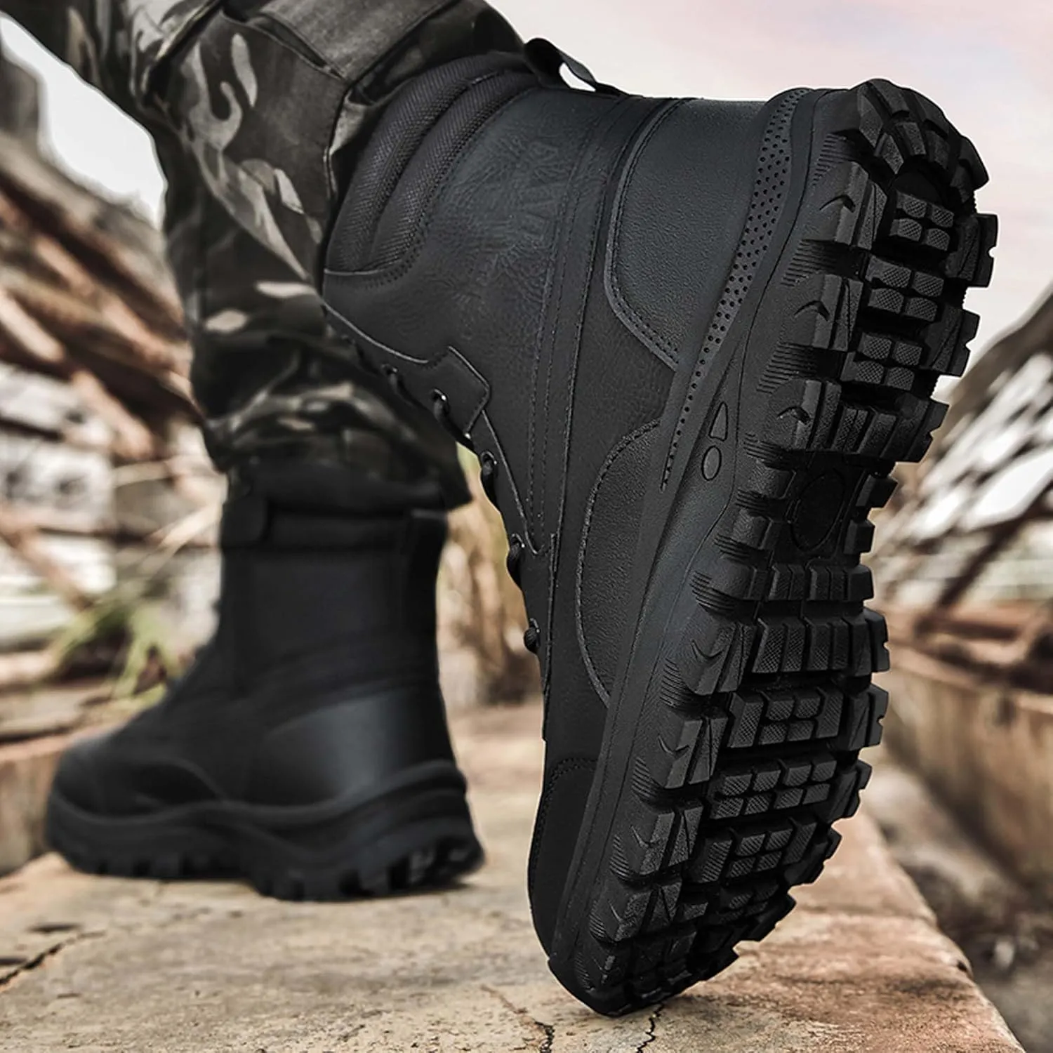 Men's Waterproof Anti Slip Wear-Resistant Tactical Boots Military Work Boots Combat Boots Outdoor Hiking Mountaineering Shoes
