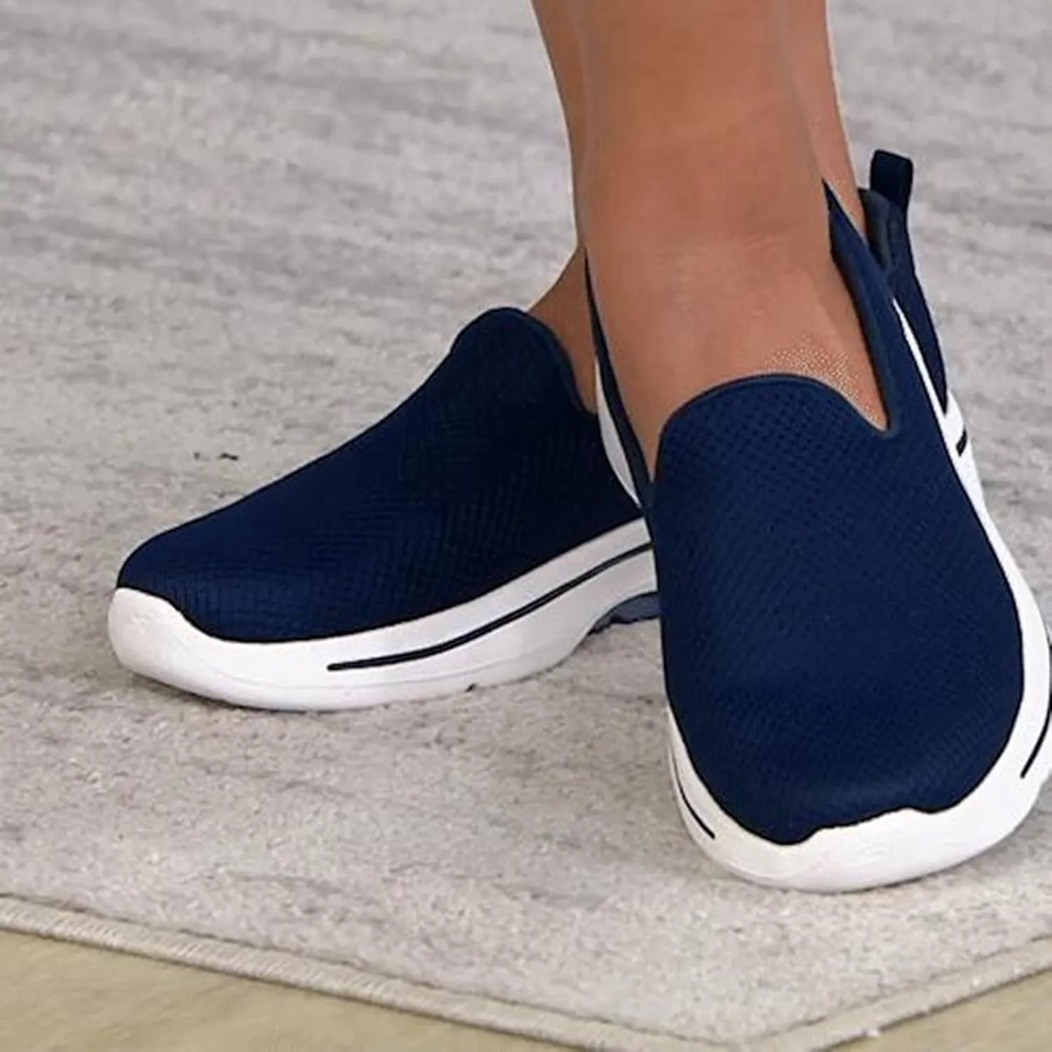 Walking Shoes for Women Casual Slip on Sneakers Flat Running Mesh Sneakers Fashion Athletic Breathable Mesh Lightweight Shoes